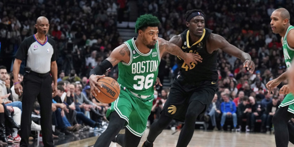 Celtics G Smart, C Williams leave injured against Raptors