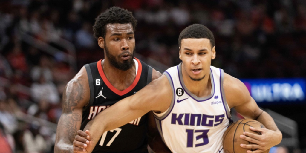 Murray hits eight 3-pointers as Kings beat Rockets 140-120