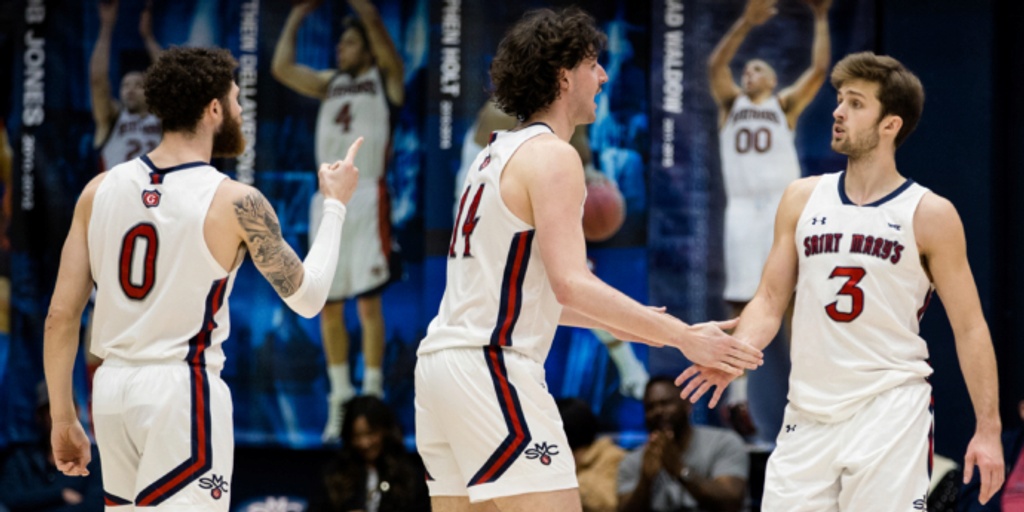 No. 15 Saint Mary’s tops Pacific 83-52 for WCC title share