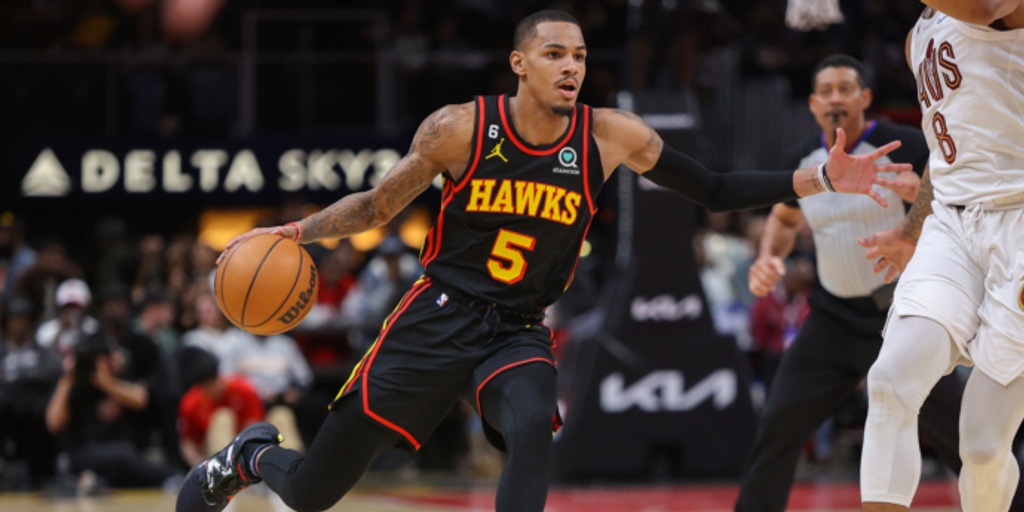 Hawks pull away in first half, rout Cavaliers 136-119