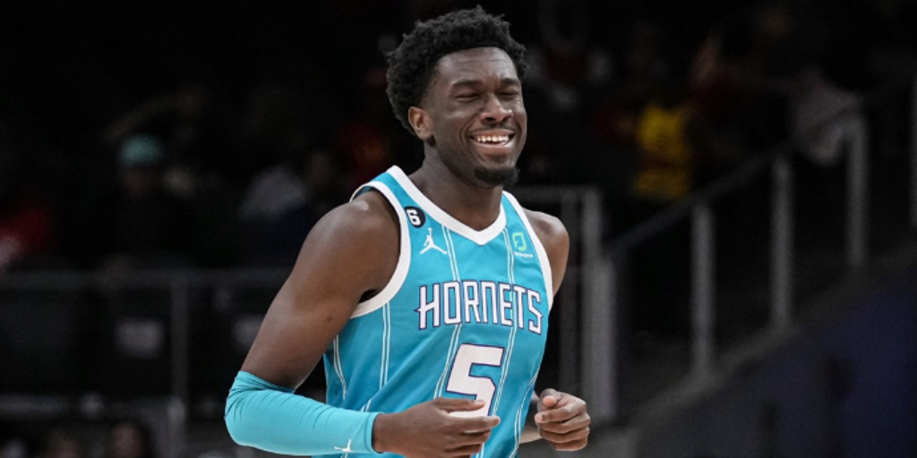 Mark Williams, Hornets send Heat to 4th straight defeat 108-103