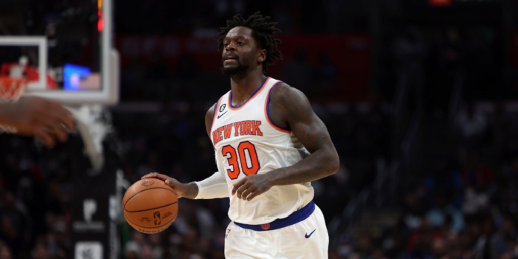 RJ Barrett scores 30 as Knicks defeat Lakers to end skid