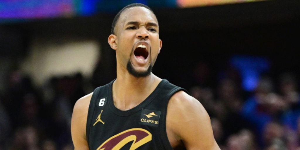 Cavaliers defeat sloppy Hornets again without Mitchell, Allen