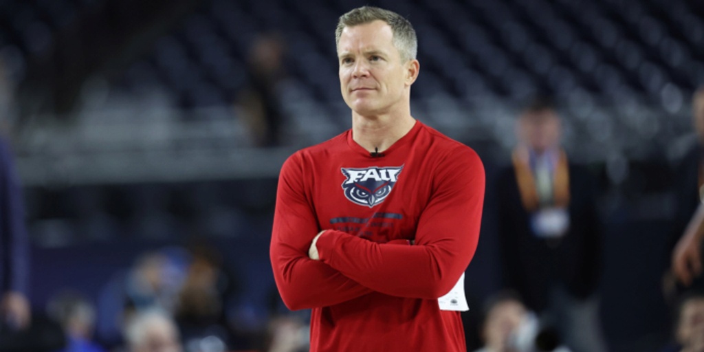 FAU says it agrees to 10-year extension with Dusty May