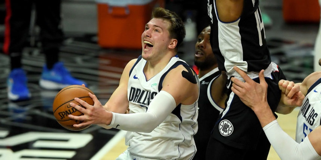 Luka Doncic scores 42, leads Mavs over Clippers 105-100 in Game 5