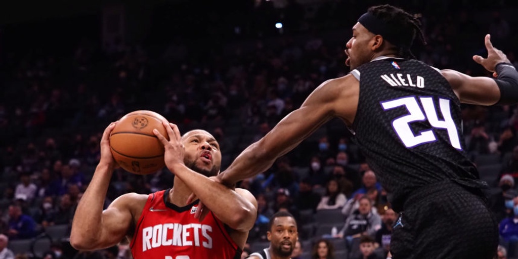 Gordon's late basket helps Rockets hold off Kings 118-112