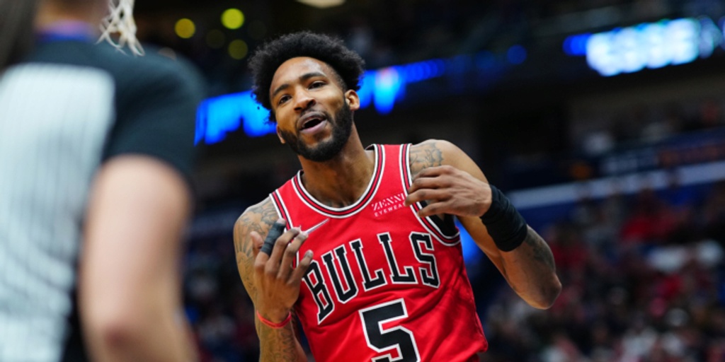 Derrick Jones Jr. re-signs with Chicago on two-year deal