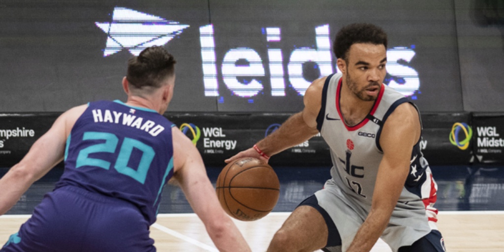 Warriors sign Jerome Robinson to training camp deal