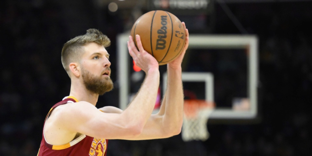 Cavaliers lock up forward Dean Wade on 3-year, $18.5M extension