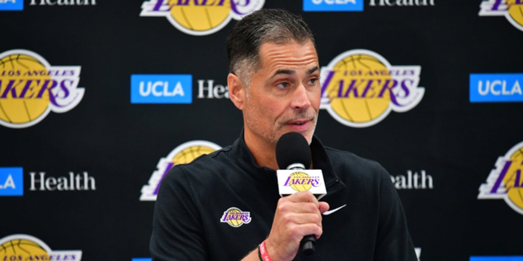 Lakers extend executive Rob Pelinka through 2026