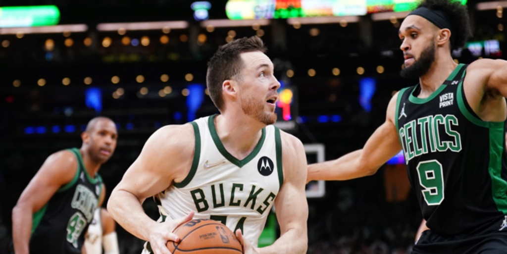 Bucks' Connaughton to miss about 3 weeks with strained calf