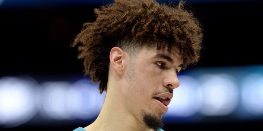 LaMelo Ball re-injures ankle after stepping on fan's foot
