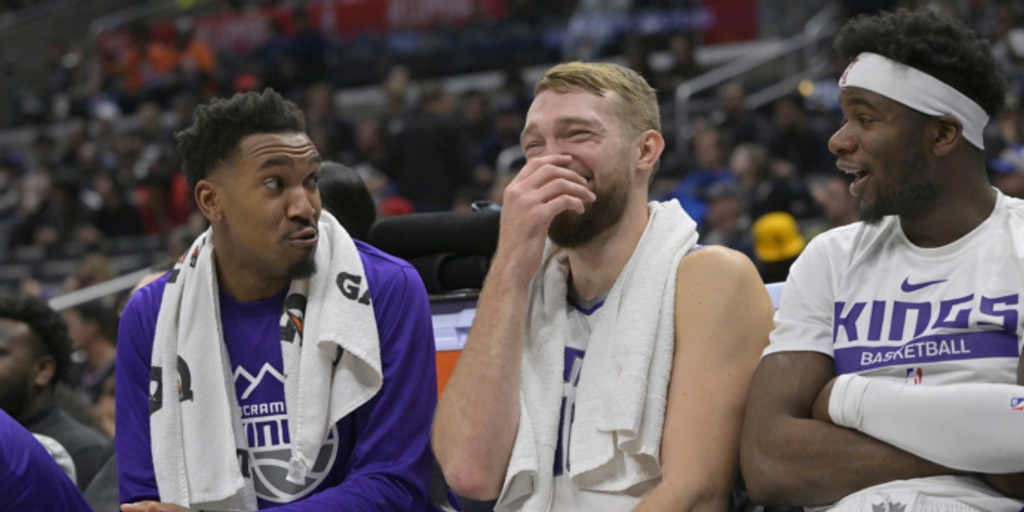 Domantas Sabonis scores 24, leads Kings' 123-96 rout of Clippers