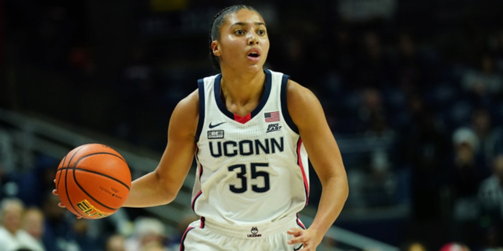 No. 6 UConn star Azzi Fudd out 3-6 weeks with knee injury