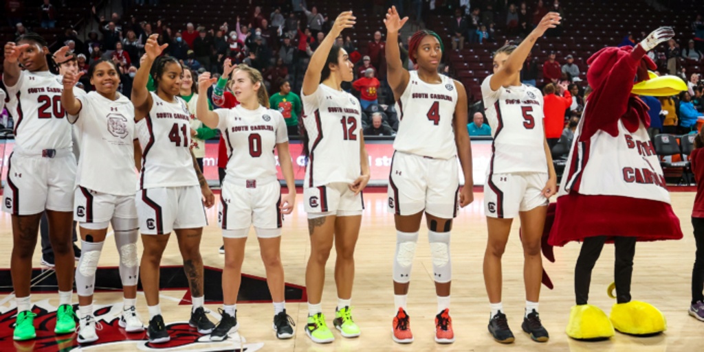 No. 1 South Carolina women reach milestone in AP Top 25