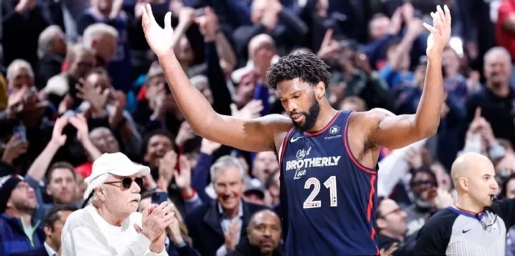 Joel Embiid erupts for 70 points to beat Victor Wembanyama, Spurs