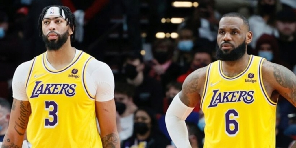 Lakers’ LeBron James, Anthony Davis catching fire ahead of NBA playoffs