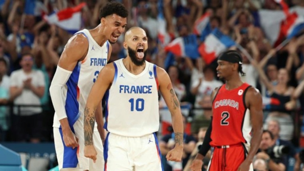 Hosts France cruise to a resounding win over Canada