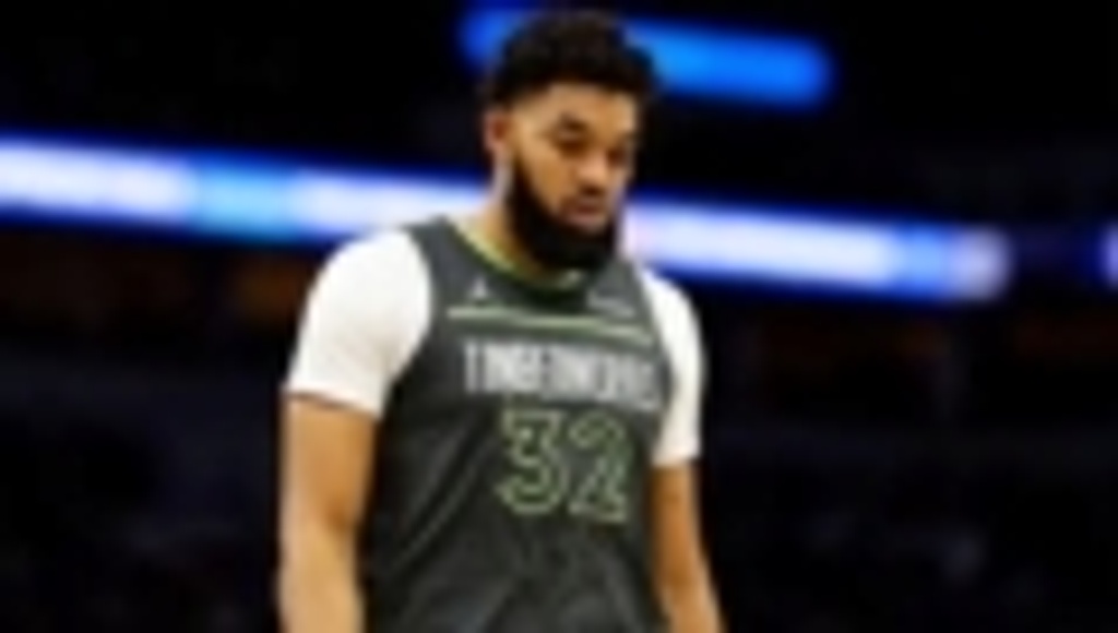 Timberwolves trade Karl-Anthony Towns to Knicks for Julius Randle, Donte DiVincenzo