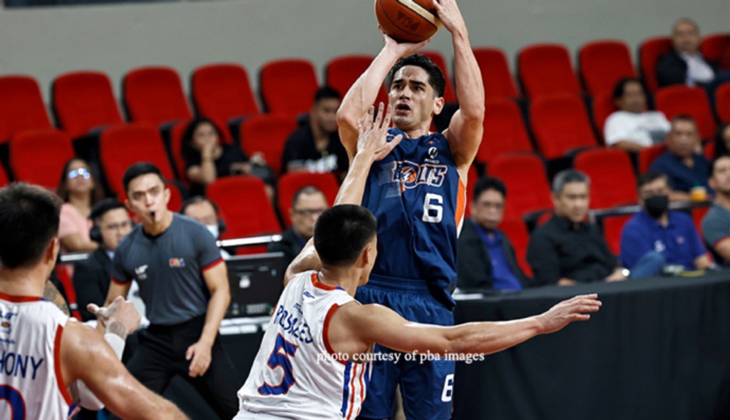 Chris Banchero's Efficient Play Helps Meralco Defeat Macau in EASL Opener