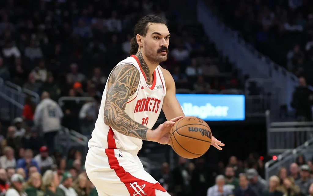 Houston Rockets resign center Steven Adams on three-year deal