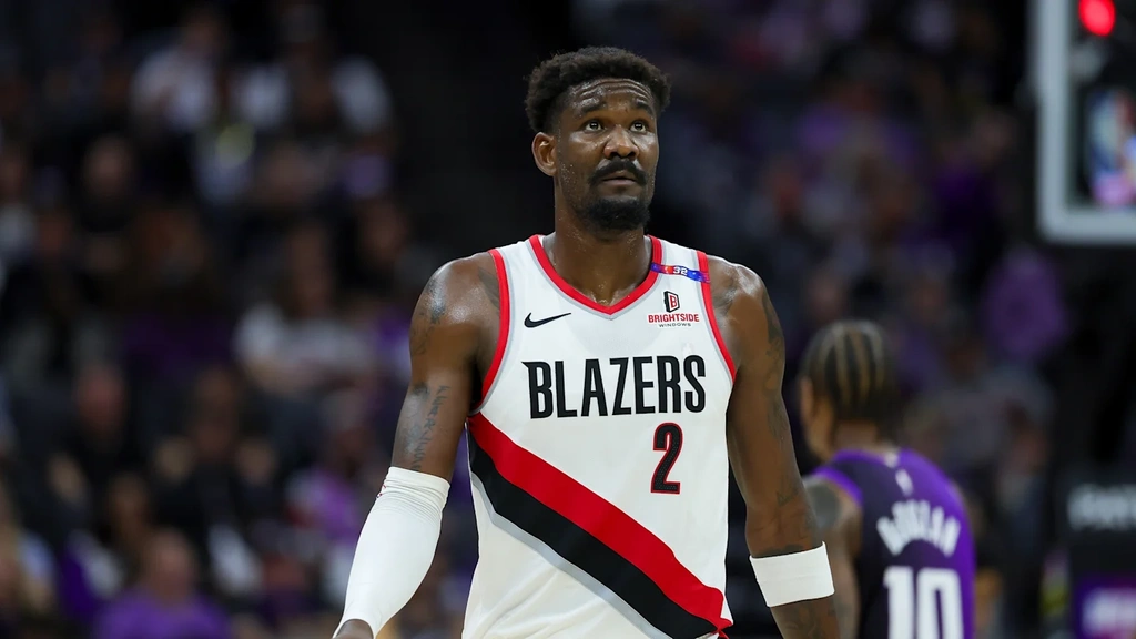 Trail Blazers agree to buy out Deandre Ayton