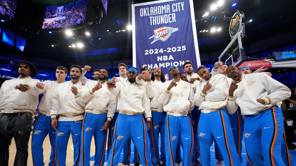 The reign begins: Thunder begin title defense with ring night win over Rockets