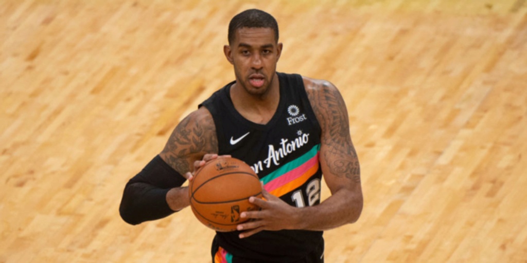 LaMarcus Aldridge stuns NBA by signing one-year deal with Nets