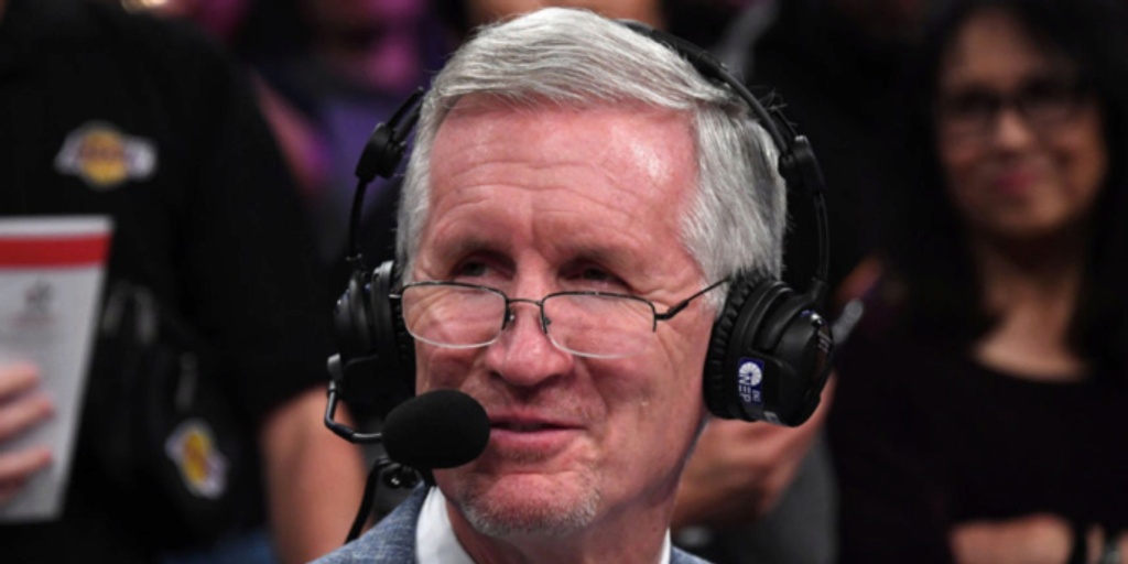 Mike Breen among media members honored by Hall of Fame