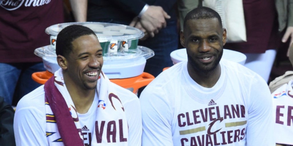 Channing Frye: 'If LeBron is averaging less than 25... he should retire'