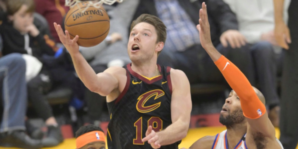 Former Cavs G Dellavedova signs 3-year deal with Melbourne