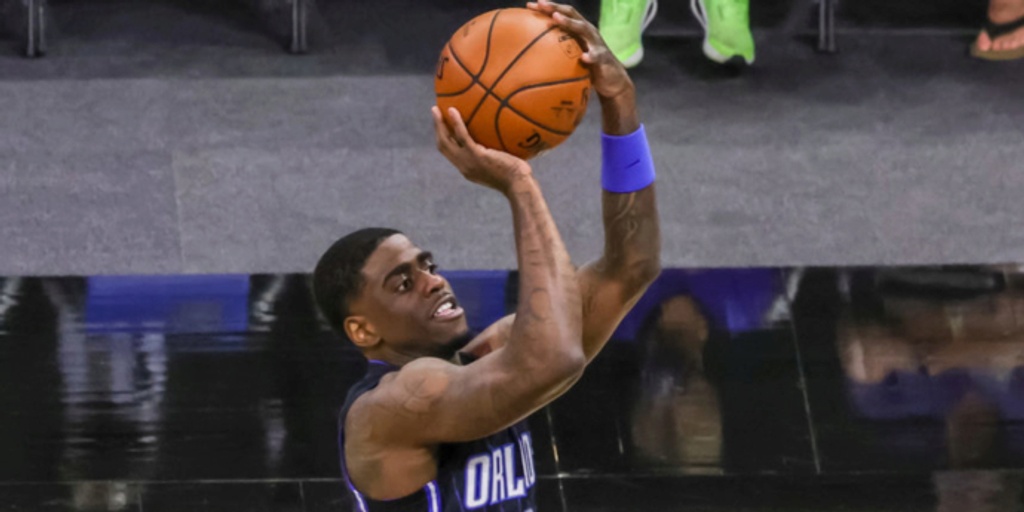 Knicks agree to free agent deal with guard Dwayne Bacon