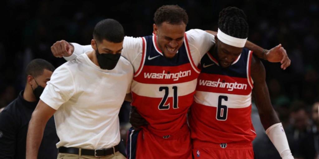 Wizards center Daniel Gafford leaves game with quad injury