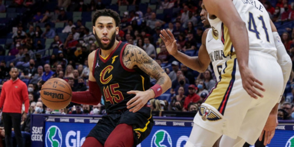 Knicks to acquire Denzel Valentine from Lakers in three-team trade