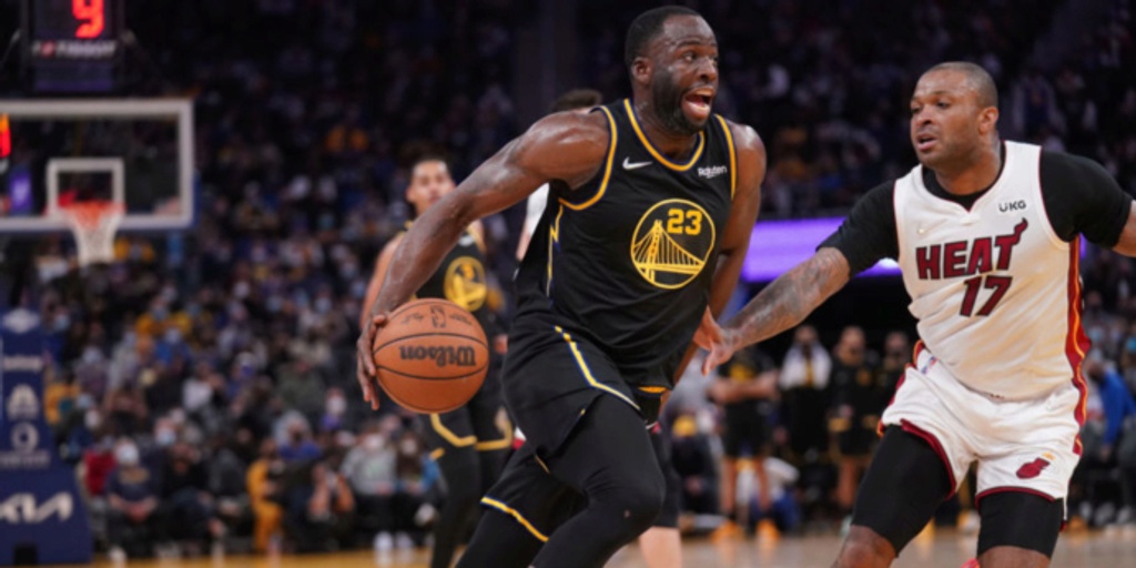 Draymond Green (back) showing improvement, will remain sidelined