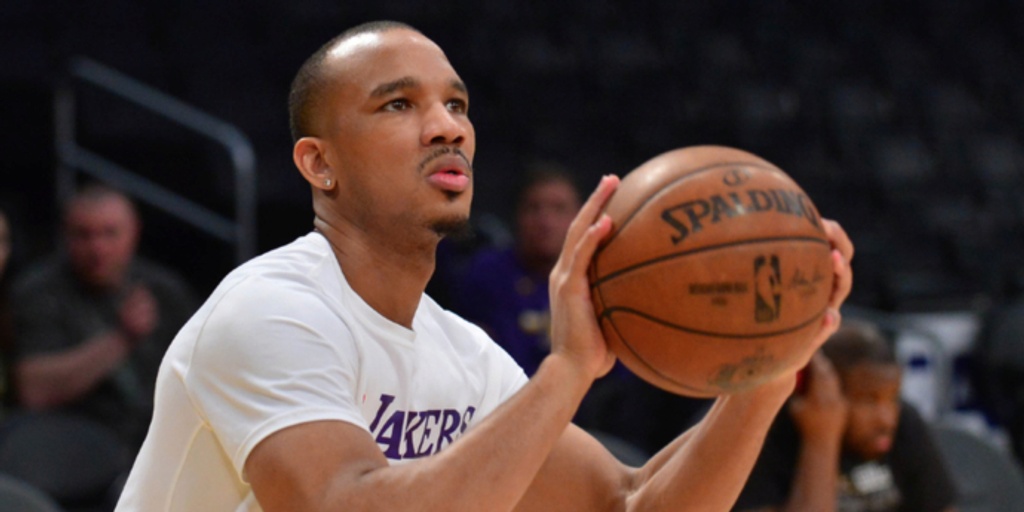 Avery Bradley declines player option with Lakers