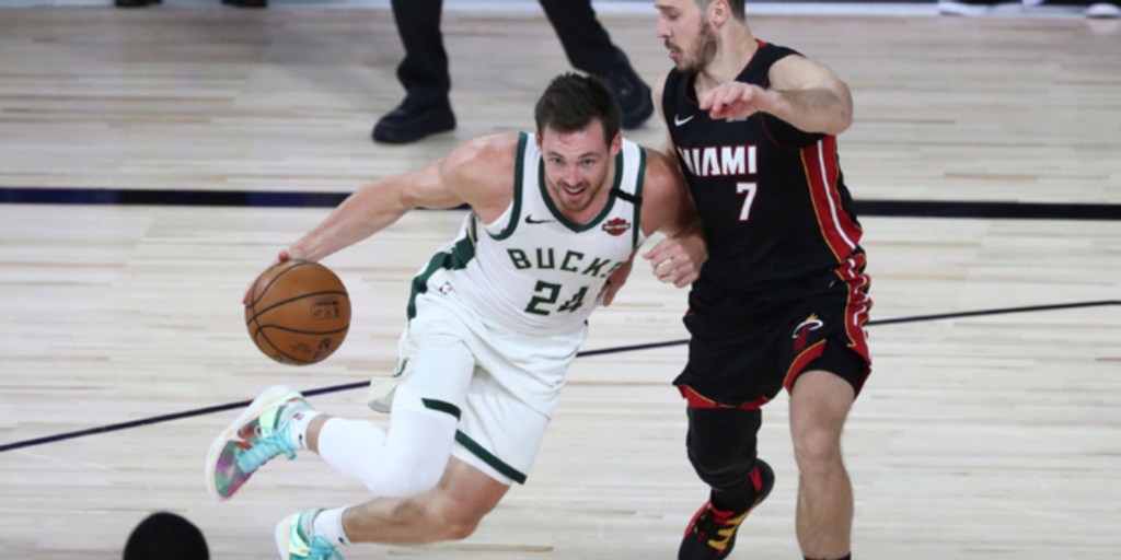 Pat Connaughton to return to Bucks on two-year deal