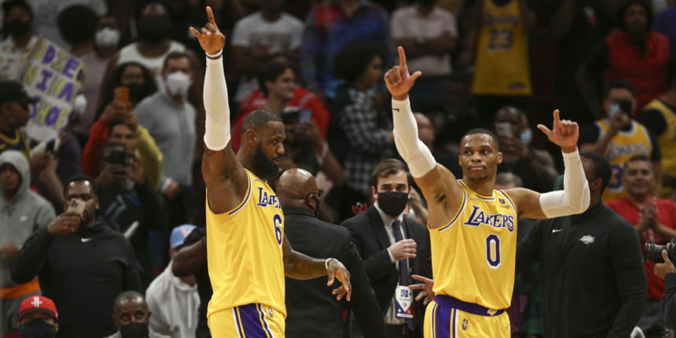 LeBron, Westbrook have triple-doubles, Lakers' skid ends at 5