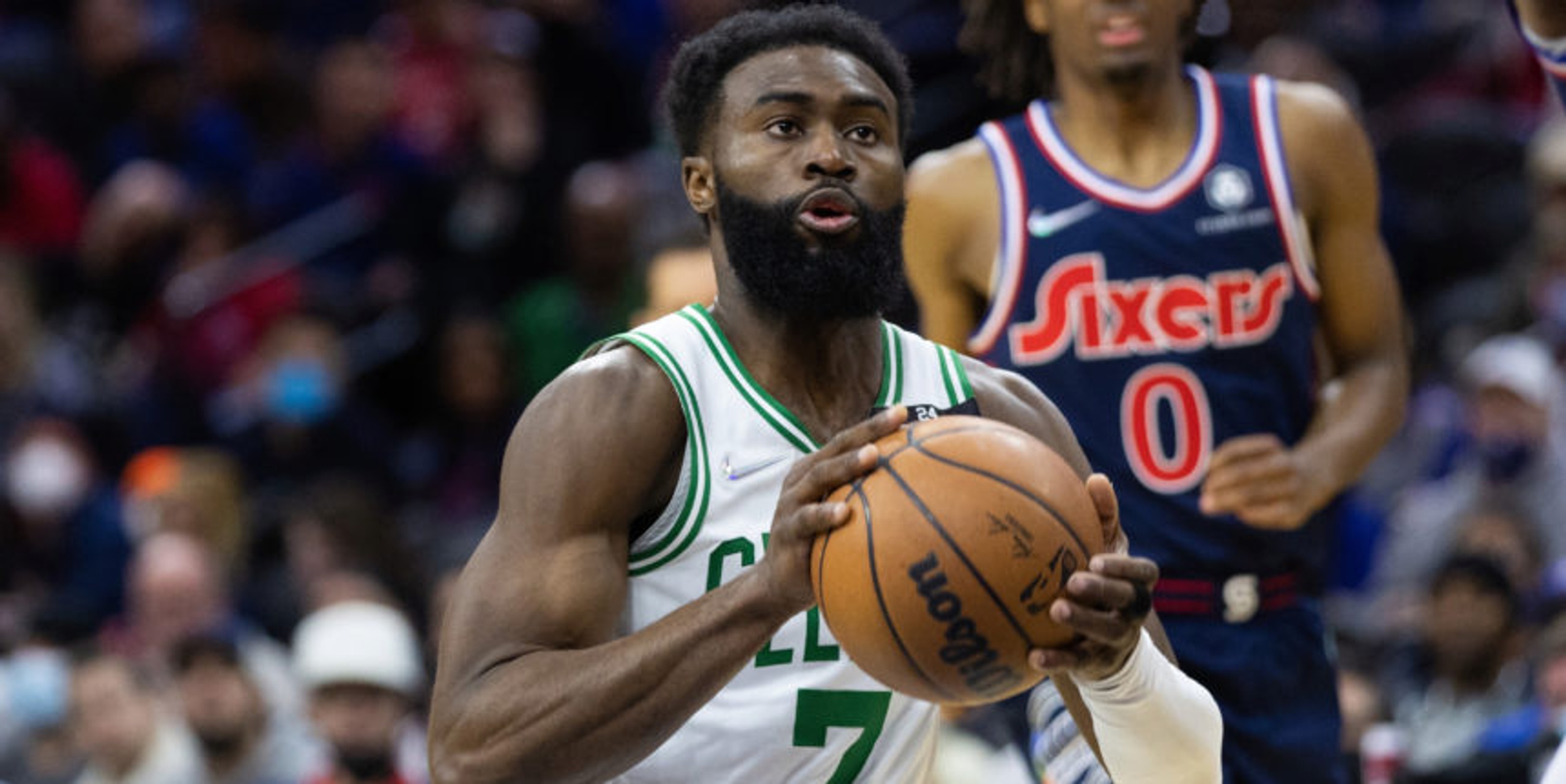 Jaylen Brown leads streaking Celtics to blowout win over 76ers