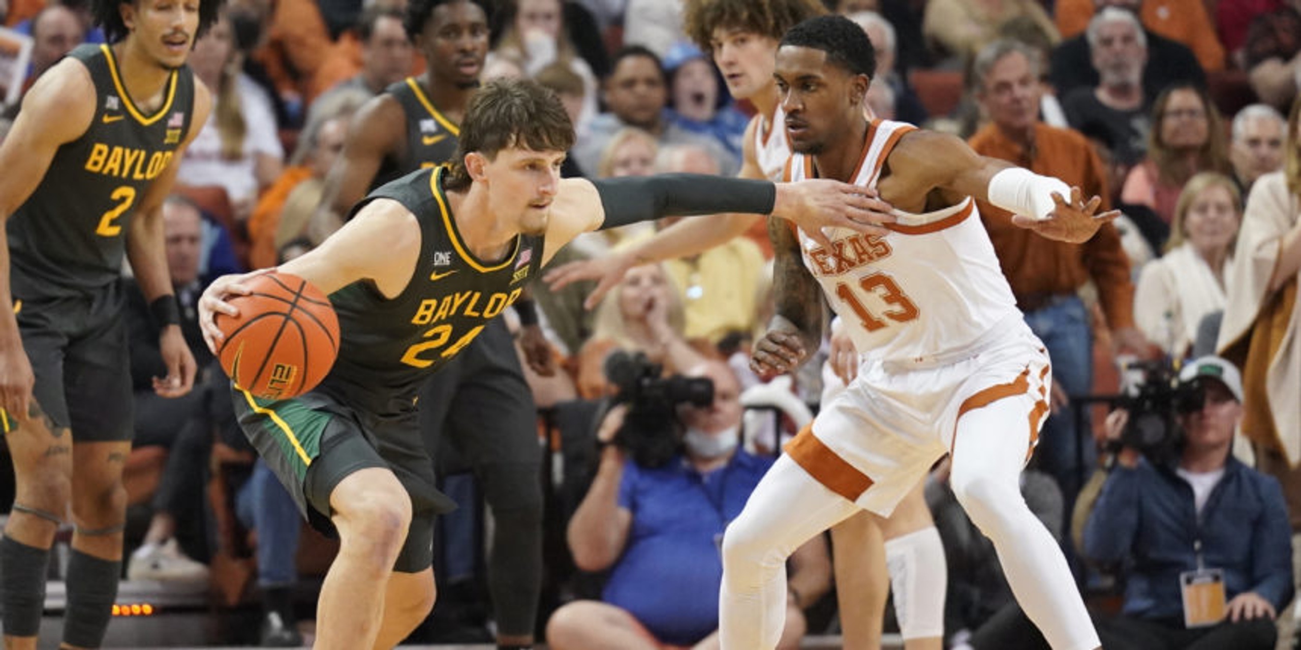 No. 3 Baylor holds off No. 20 Texas in a 68-61 win