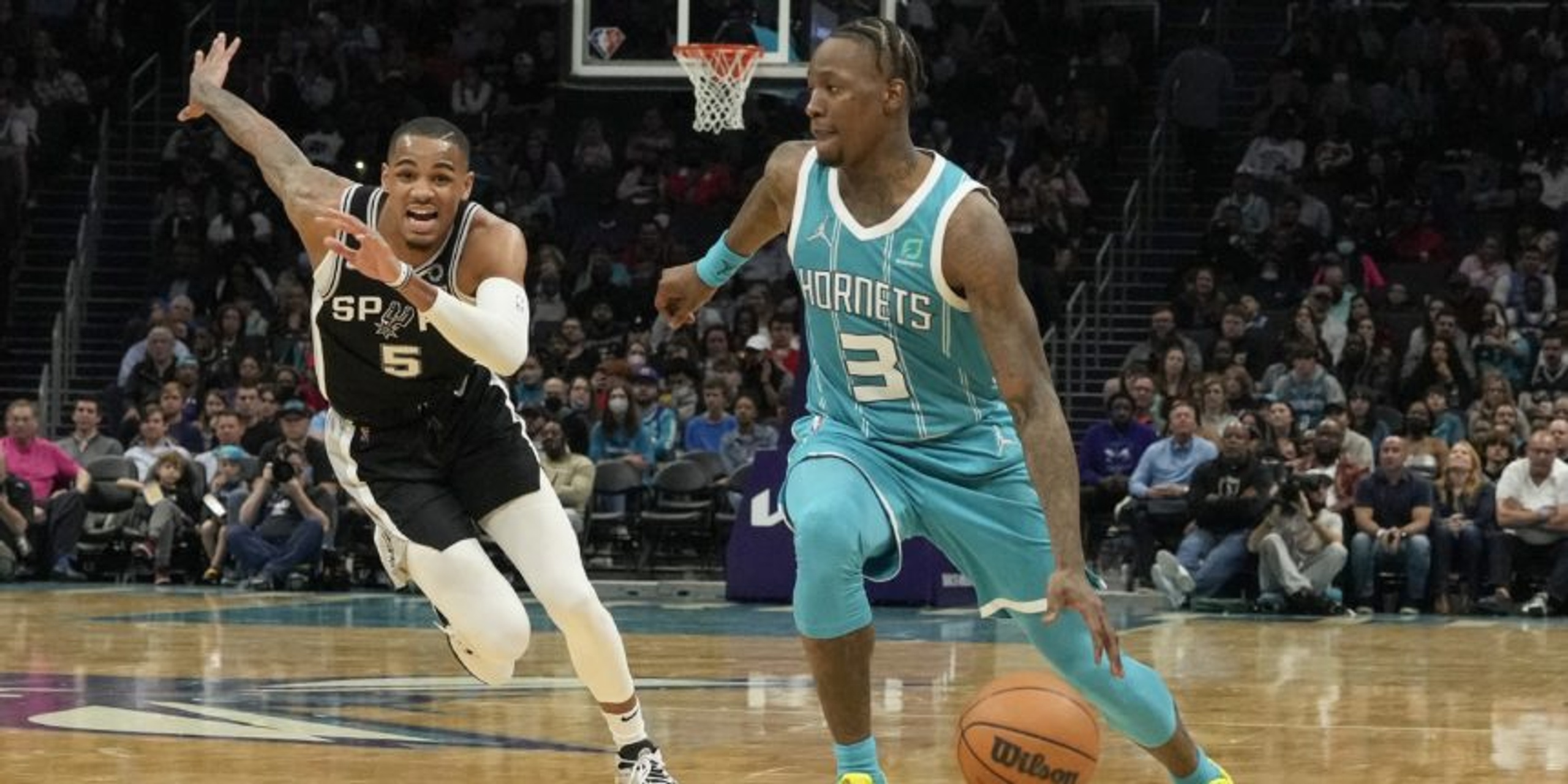 Hornets top Spurs, leaving Popovich win short of NBA record