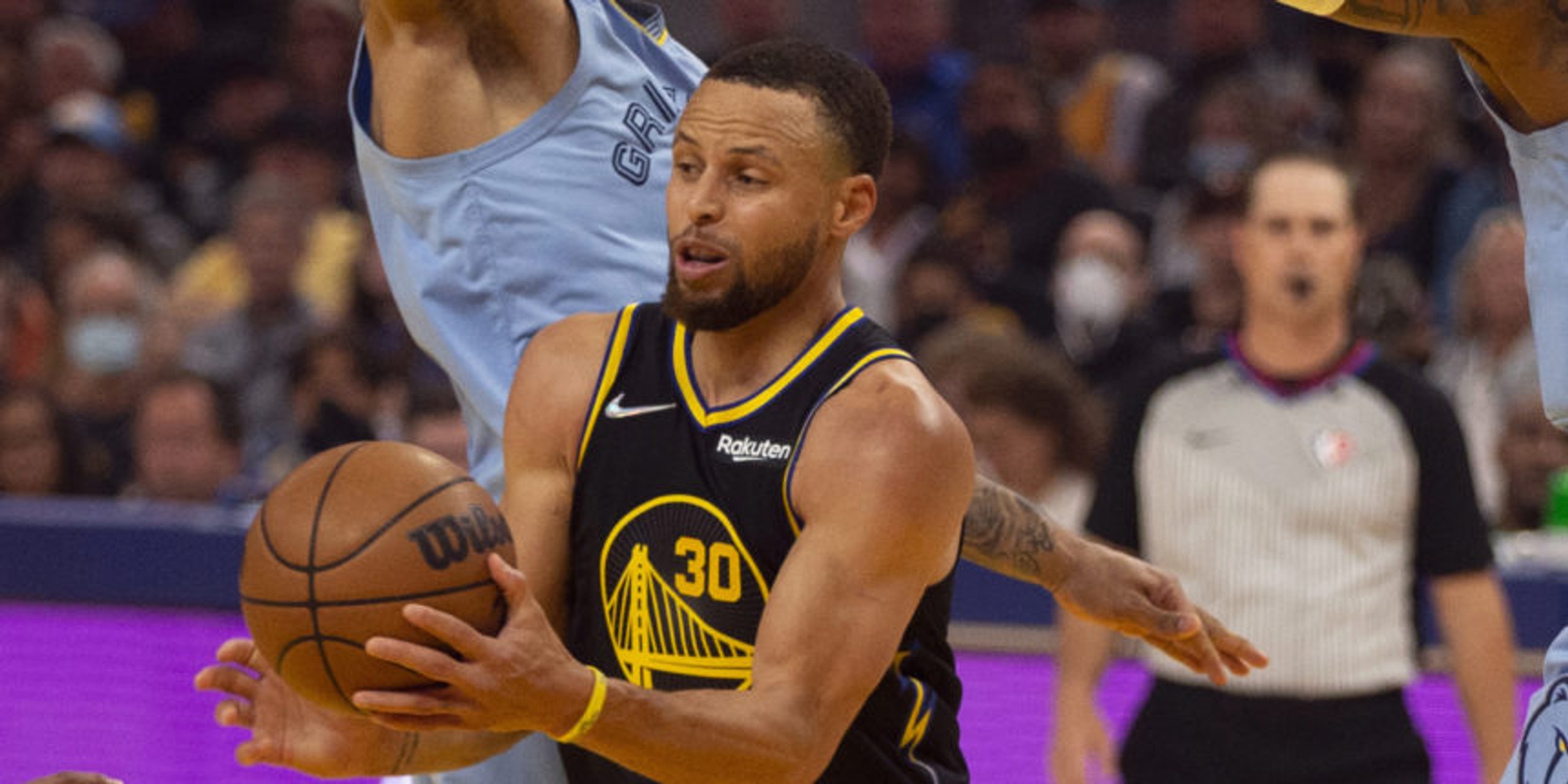 Curry, Thompson lead Warriors past Morant, Grizzlies 142-112