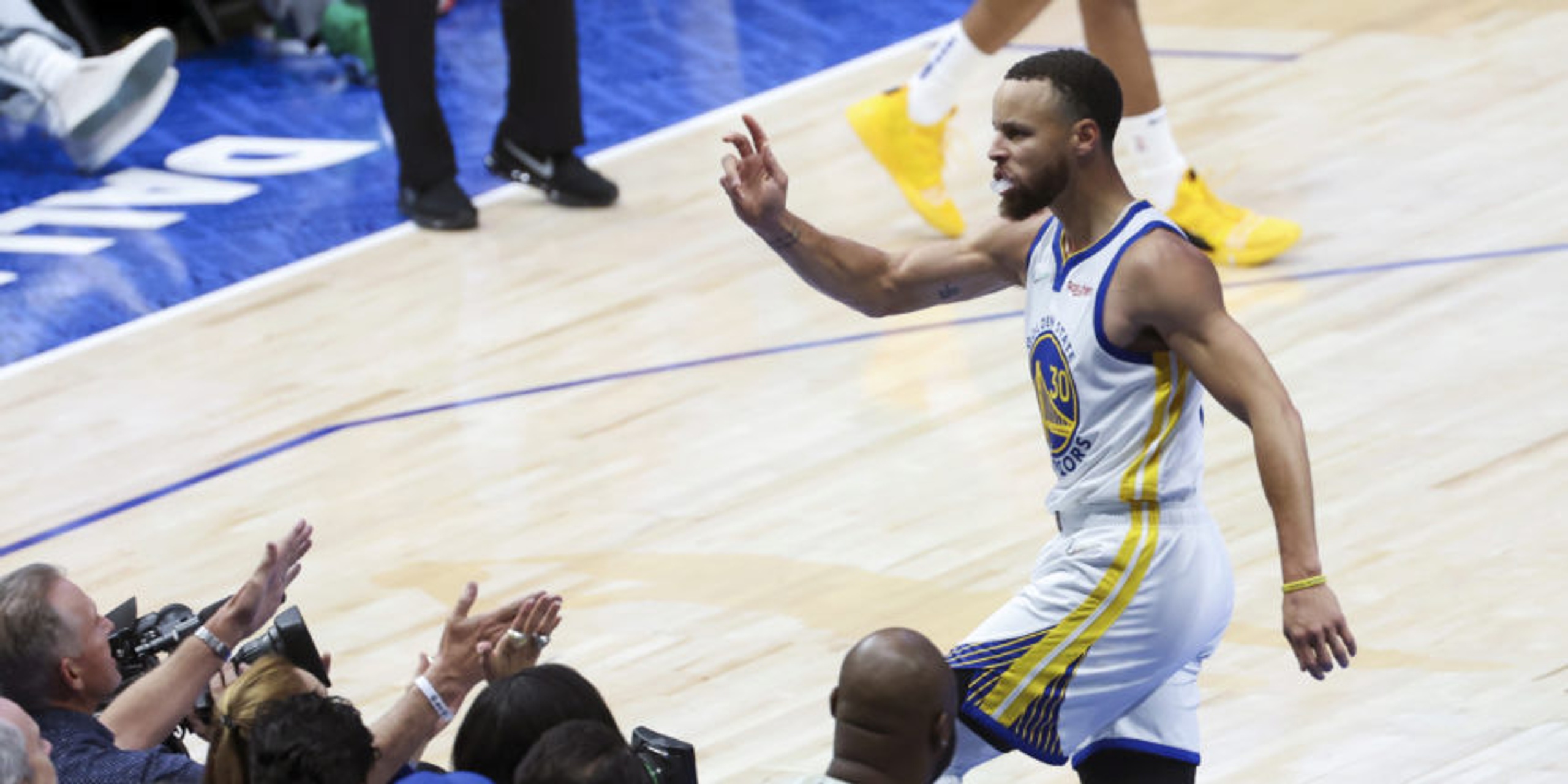 Curry, Warriors go for sweep of Doncic, Mavs in West finals