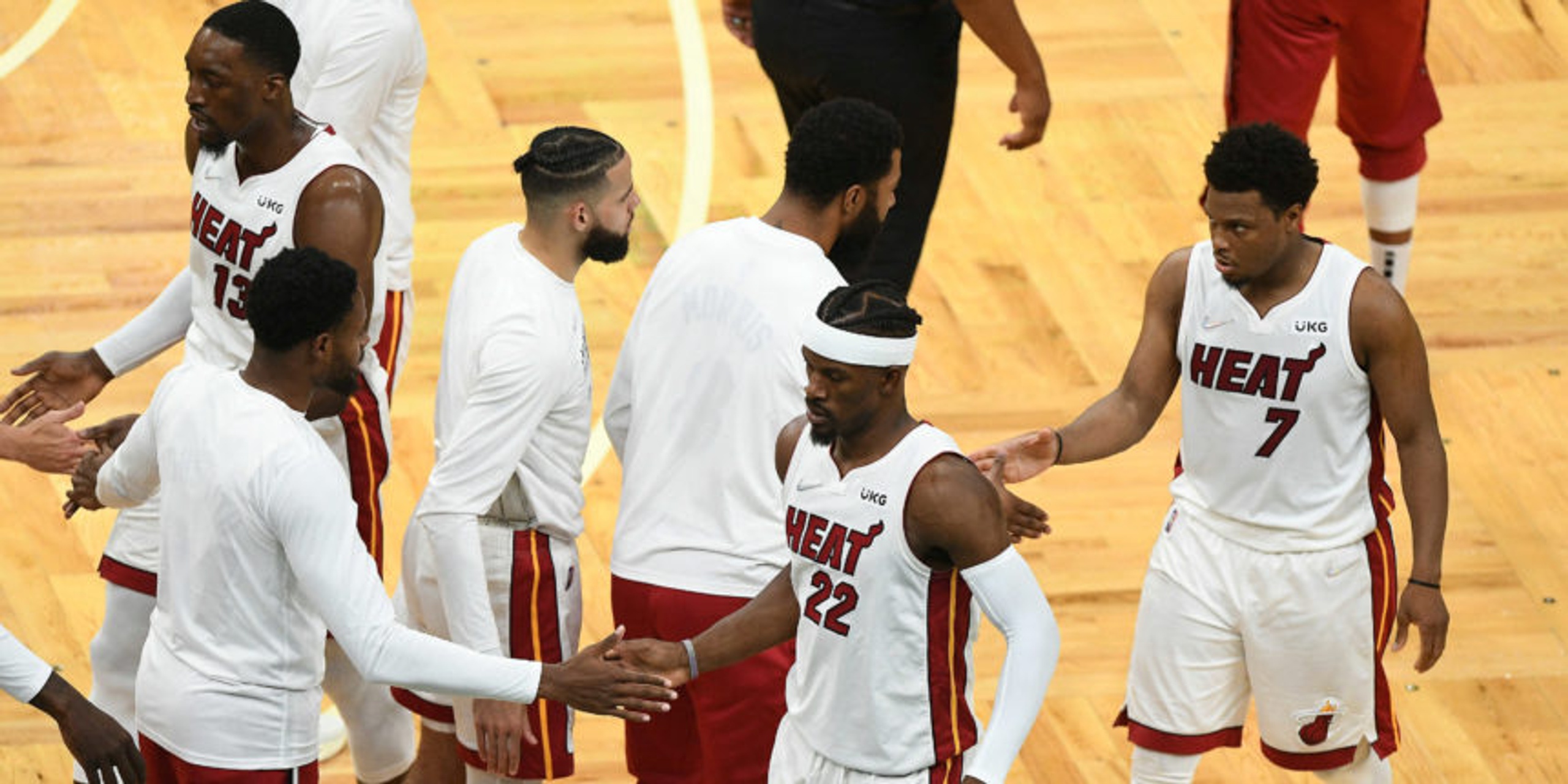 NBA fines Miami Heat $25,000 for violating bench-decorum rules