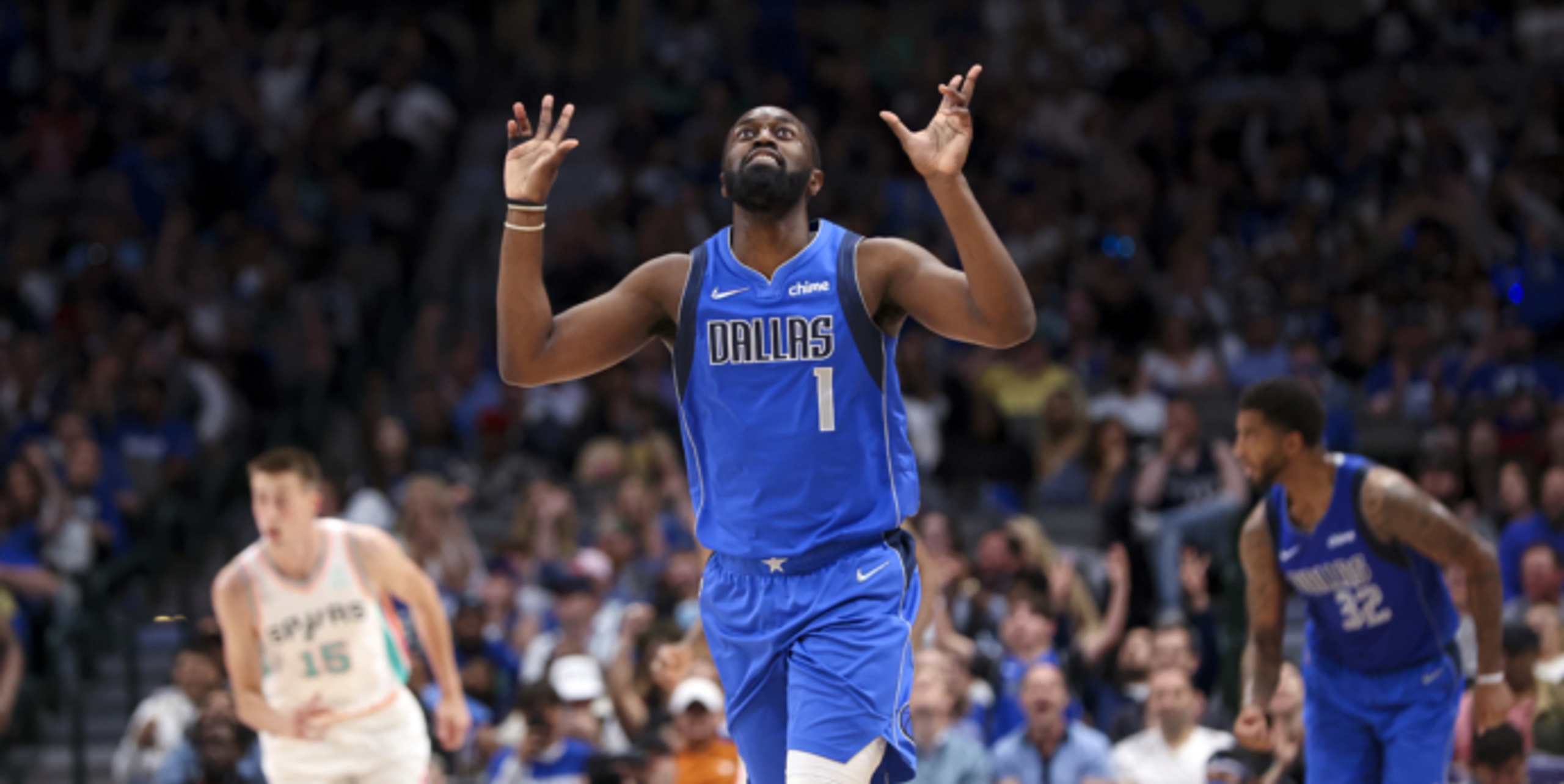 Theo Pinson back with Dallas Mavericks on one-year deal