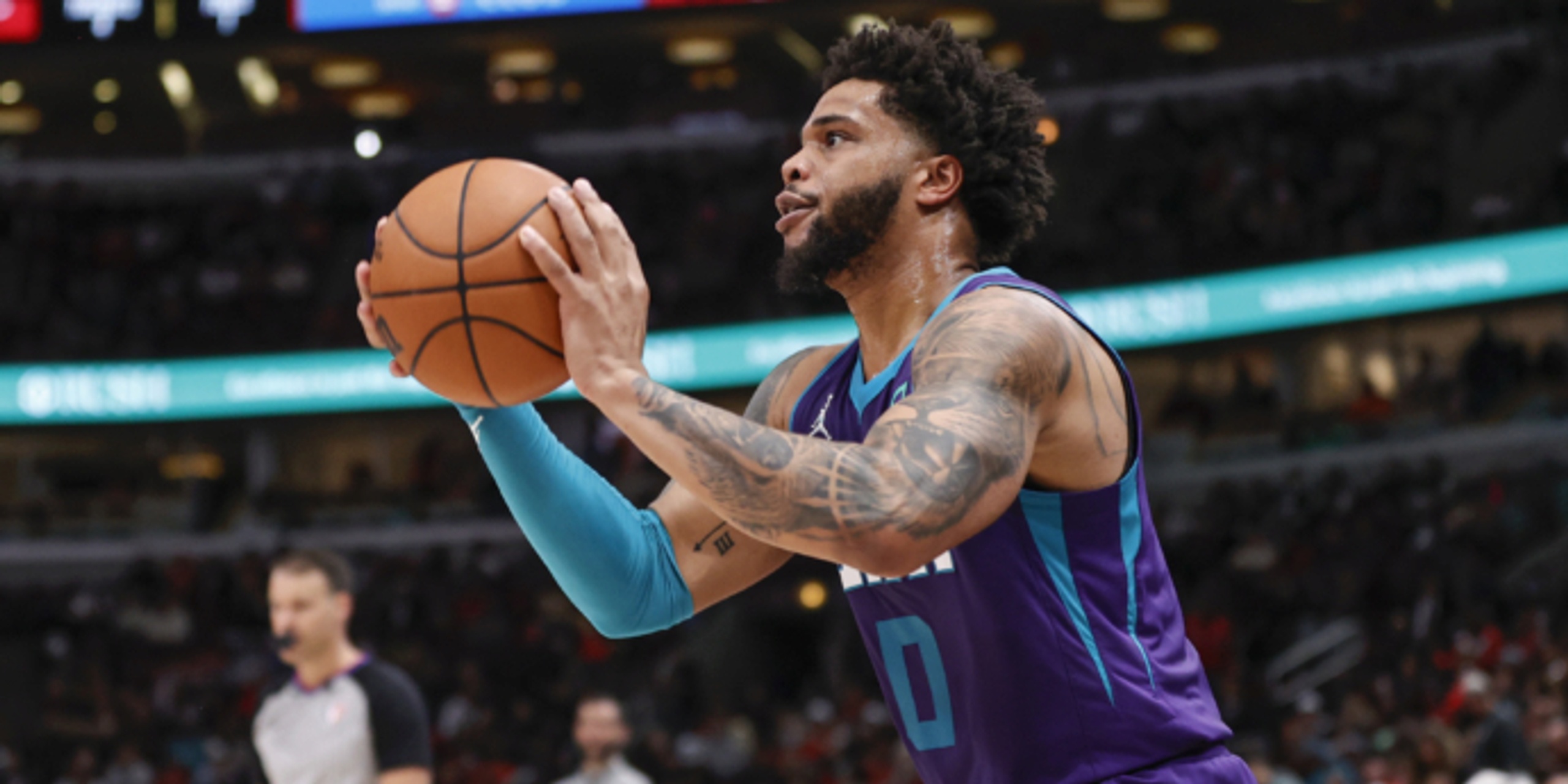 Hornets' Bridges pleads not guilty to domestic violence