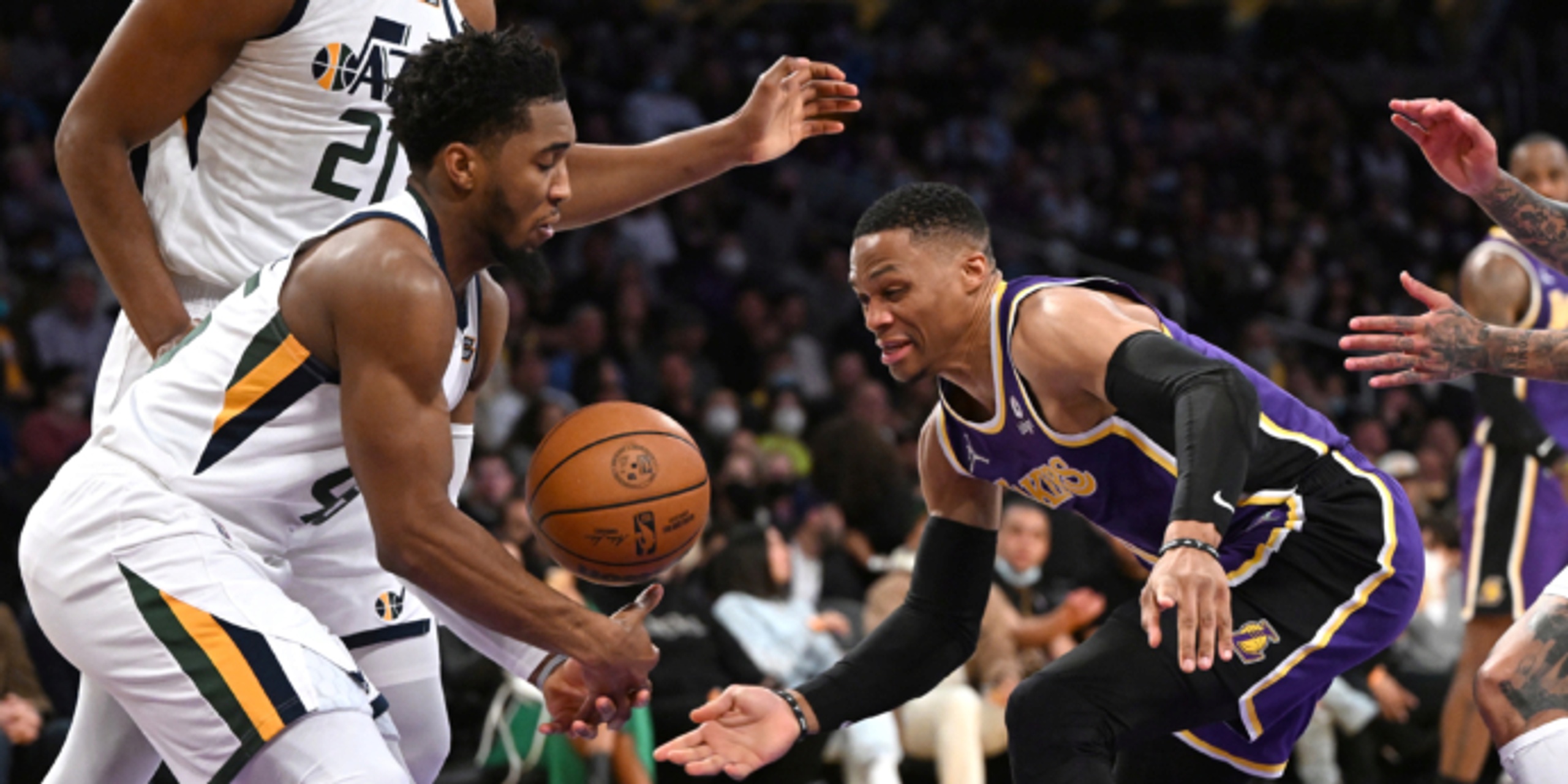 Scotto: Lakers, Knicks, Jazz discussing three-way deal