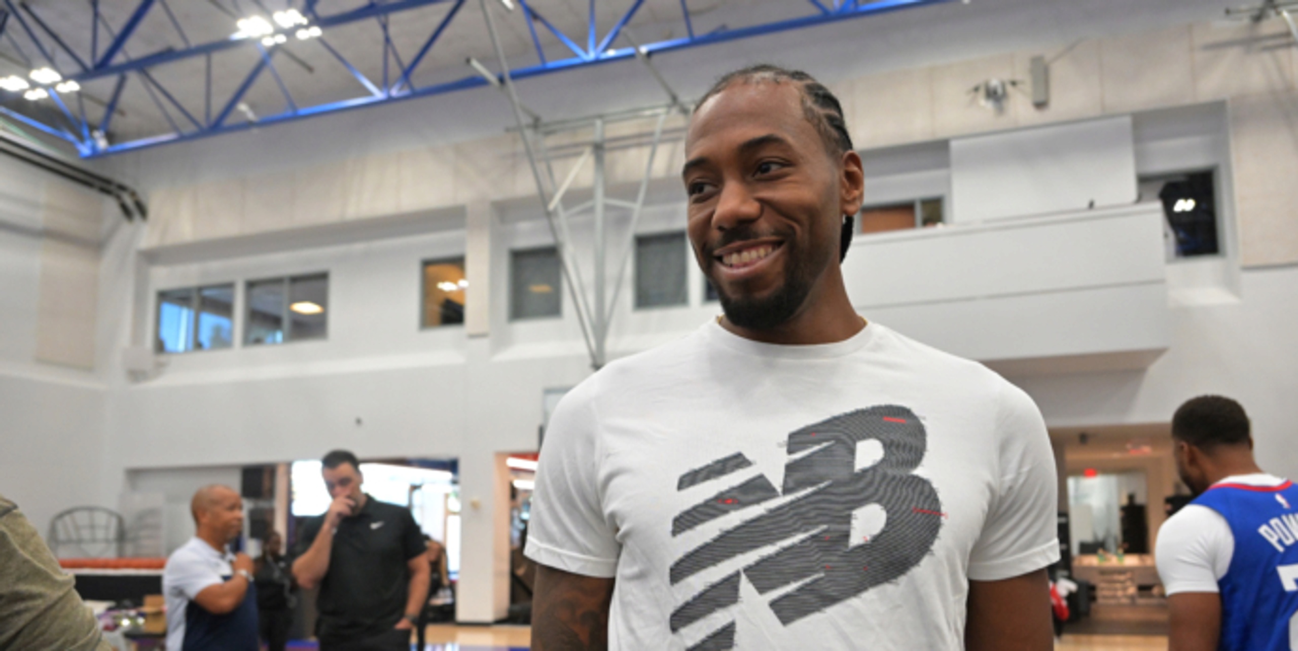 Clippers' Leonard feeling good, eager to test knee in camp