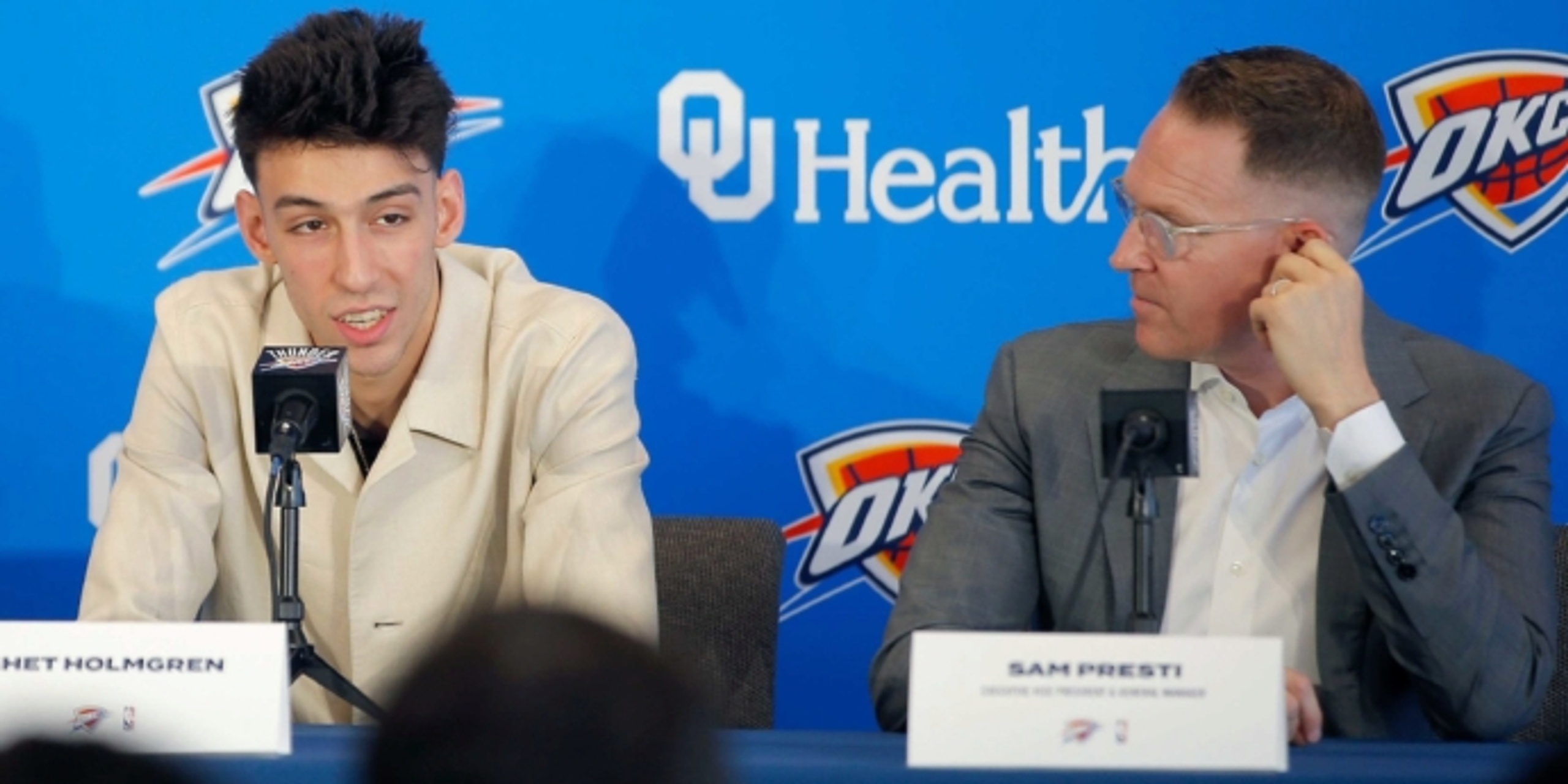 Thunder rookie Chet Holmgren learns ways of NBA while on the mend