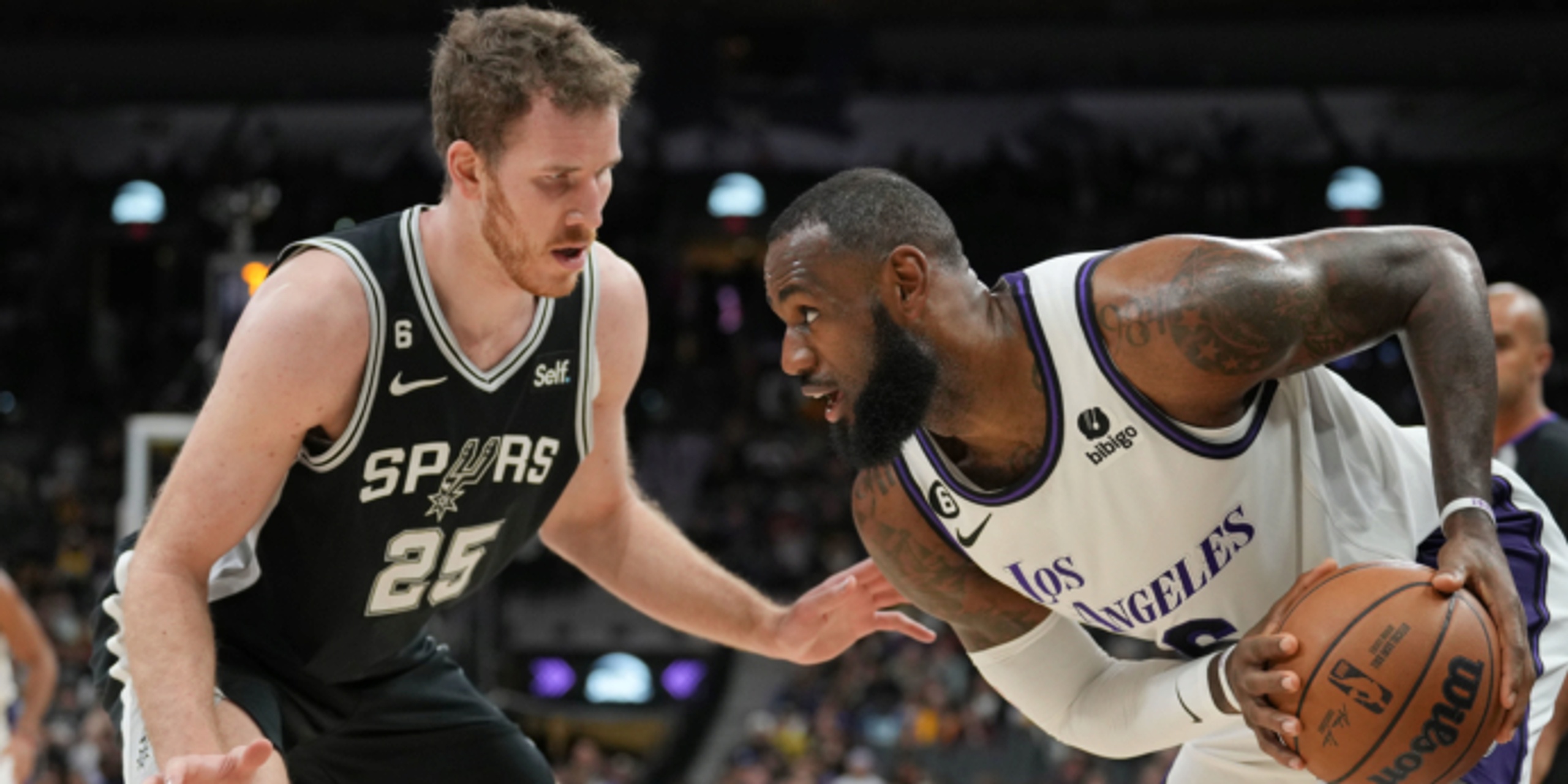 LeBron James' season-high 39 points lead Lakers by Spurs, 143-138